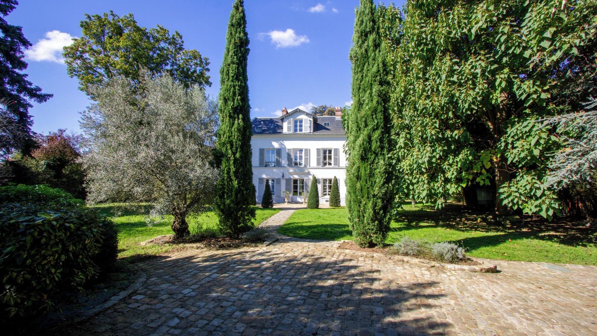 Mennecy House | 18th century residence with Jacuzzi near Paris