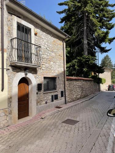 Alfedena House | 18th Century Samnium Stone Residence