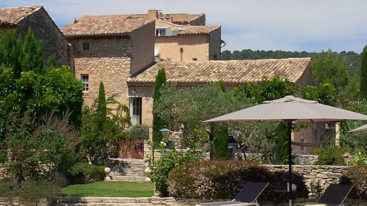 Gordes House | 18th century sheepfold, fully renovated and charmingly decorated.