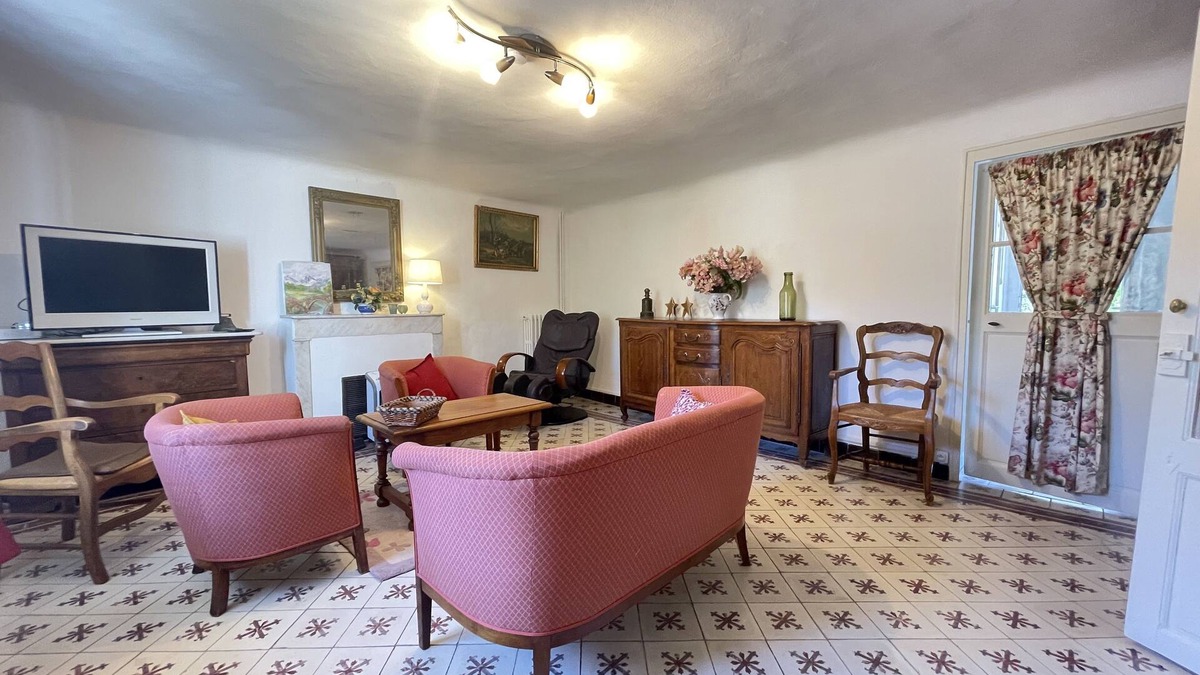 Le Castellet House | 18th century village house 15 minutes from the beaches.nI