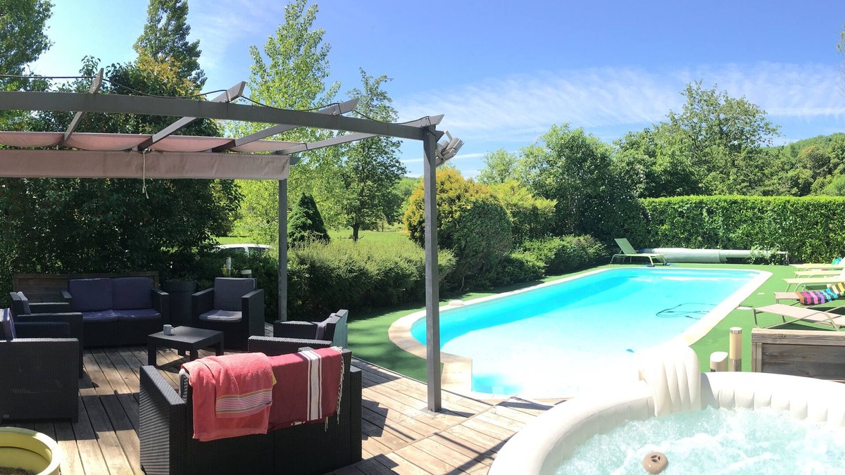 Beaumont-du-Perigord House | 18thcentury stone mill,private,heated pool,spa, sauna & steam shower cabin.
