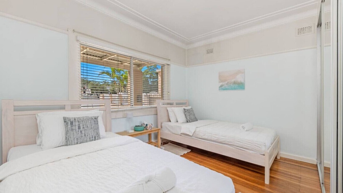Sans Souci Apartment | 19-Guest Dual Home Near Beach