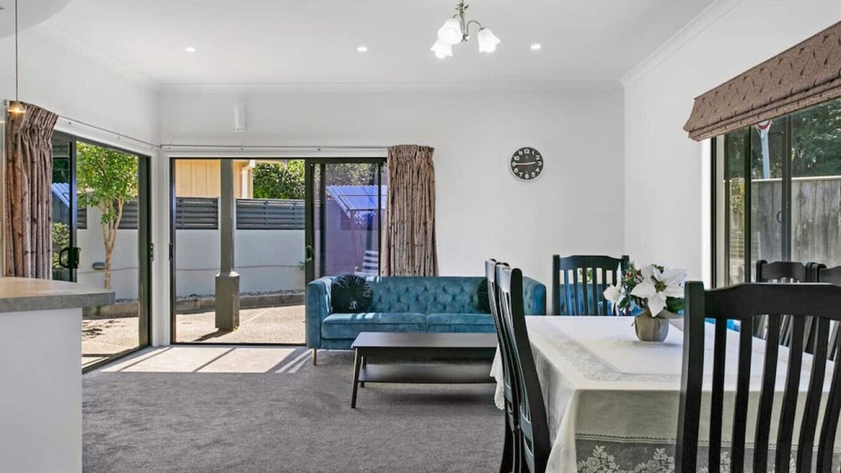 Nukuhau House | 19 Luberon way · Home away from Home