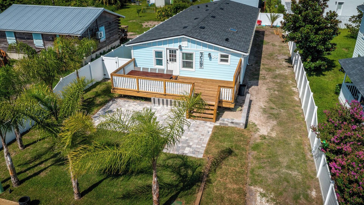 Palm Coast House | 1900 sq.ft., 4-bedroom, 2-bath, dog-friendly, kayak & paddle gear, unground pool, walking distance to Hammock Beach.