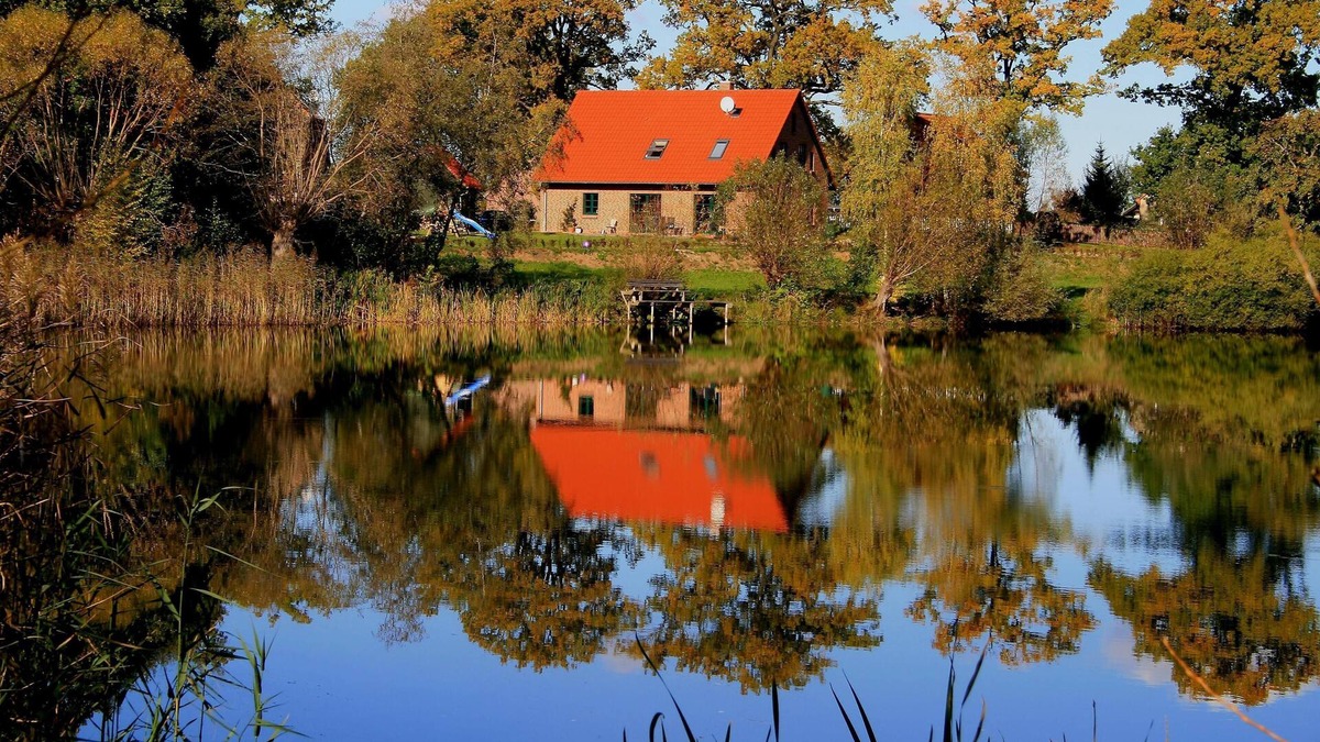 Gielow House | 190aqm one-familiy-house on 2000sqm gardenareal at the sea site