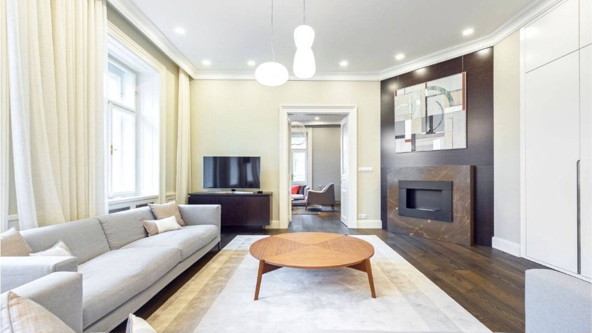 Mala Strana Apartment | 190m2 3 bedroom apartment with river views