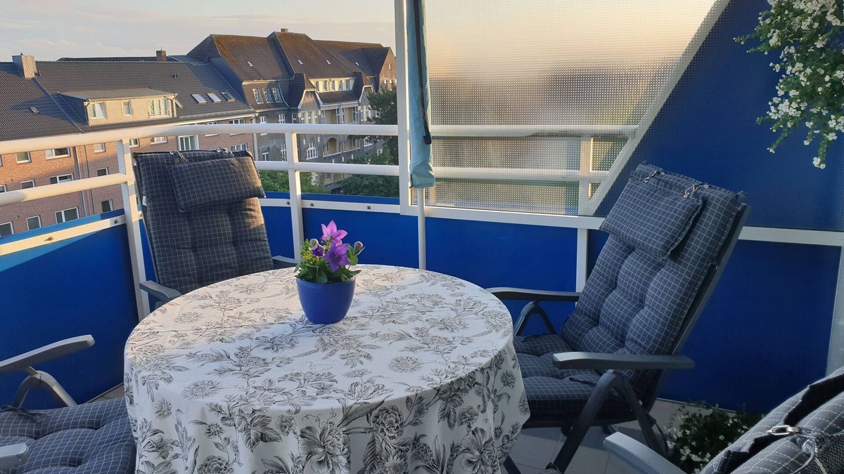 Center Apartment | 191 Ferienwohnung Deichbrücke - 191 3-zimmer Fewo mit Südbalkon und Meerblick