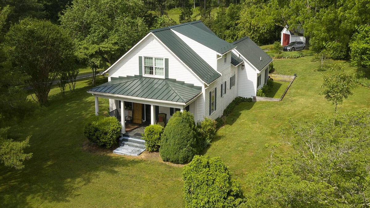 Roseland Other | 1924 Original 3+ BR Farmhouse overlooking Possum Trot Creek!