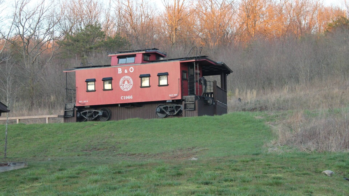 New Plymouth Cottage | 1926 B&o Caboose Centrally Located Within The Hocking Hills