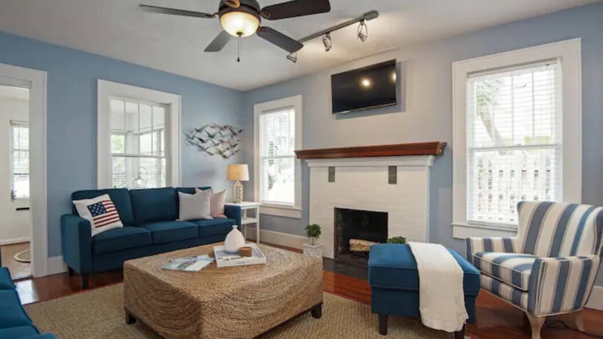 Downtown Dunedin Cottage | 1926 Updated Cottage 5 min walk to downtown