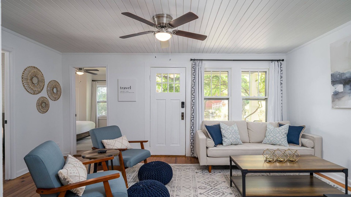 Copperhill Cottage | ★1930s Cottage w/Patio/by River/Shops/Activities★