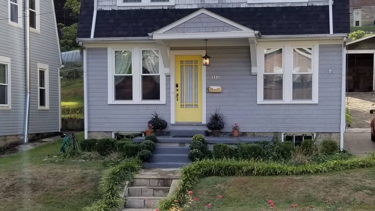 Charleston House | 1930s West Virginia Charmer