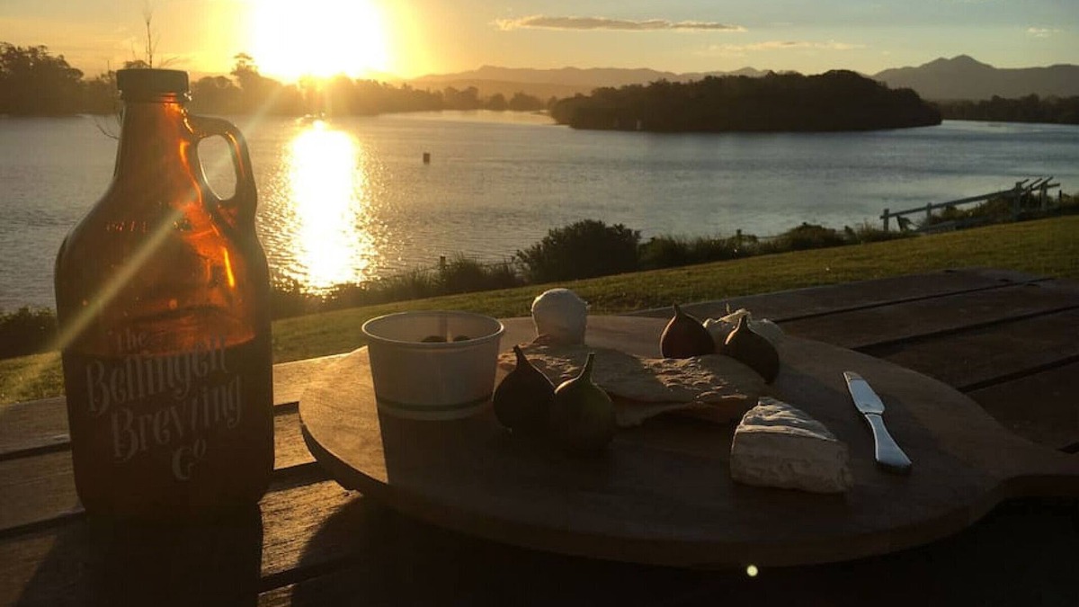 Mylestom House | 1932-beachside timber home