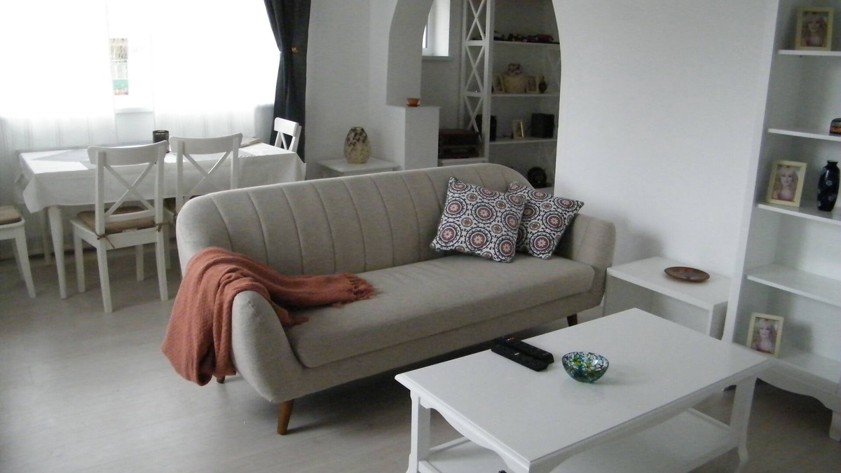 Sector 1 House | 1942 fully renovated cottage