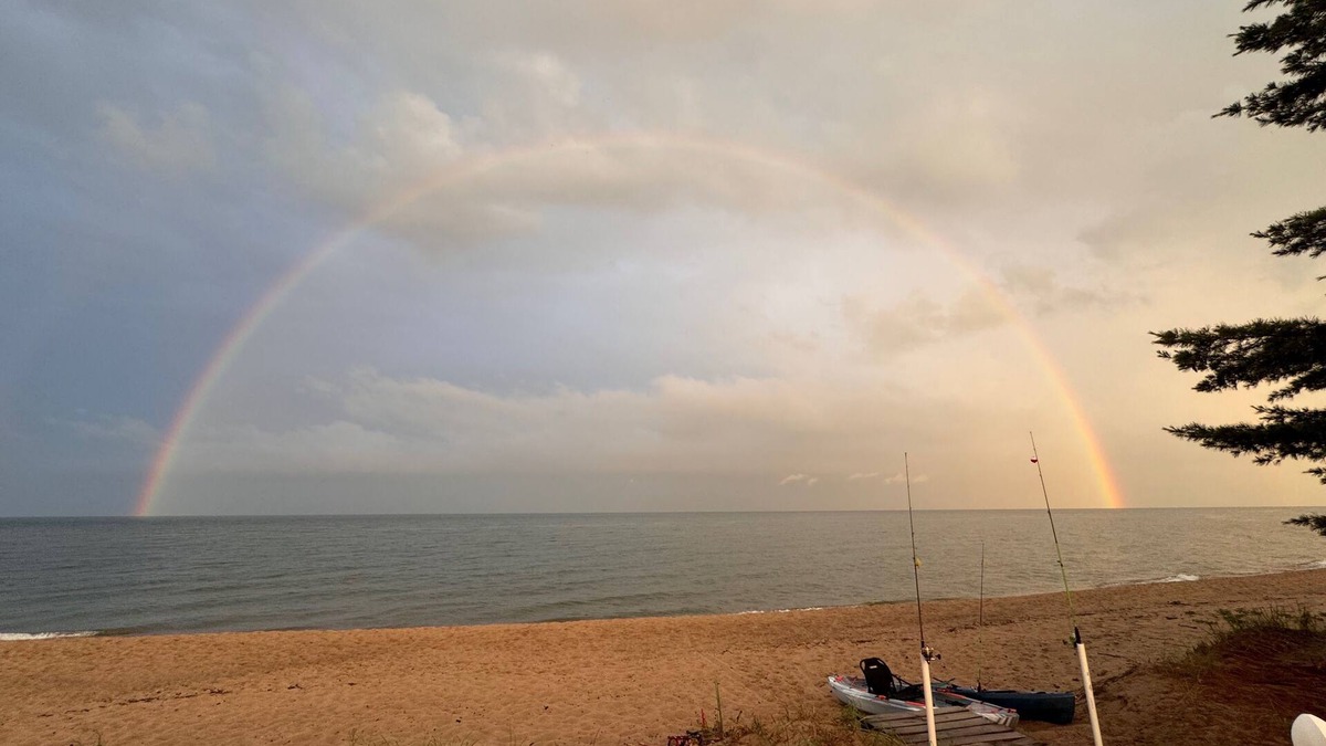 Oscoda House | 195' of sandy private beach! 5 Bedrooms, Game room - Luxurious Getaway!