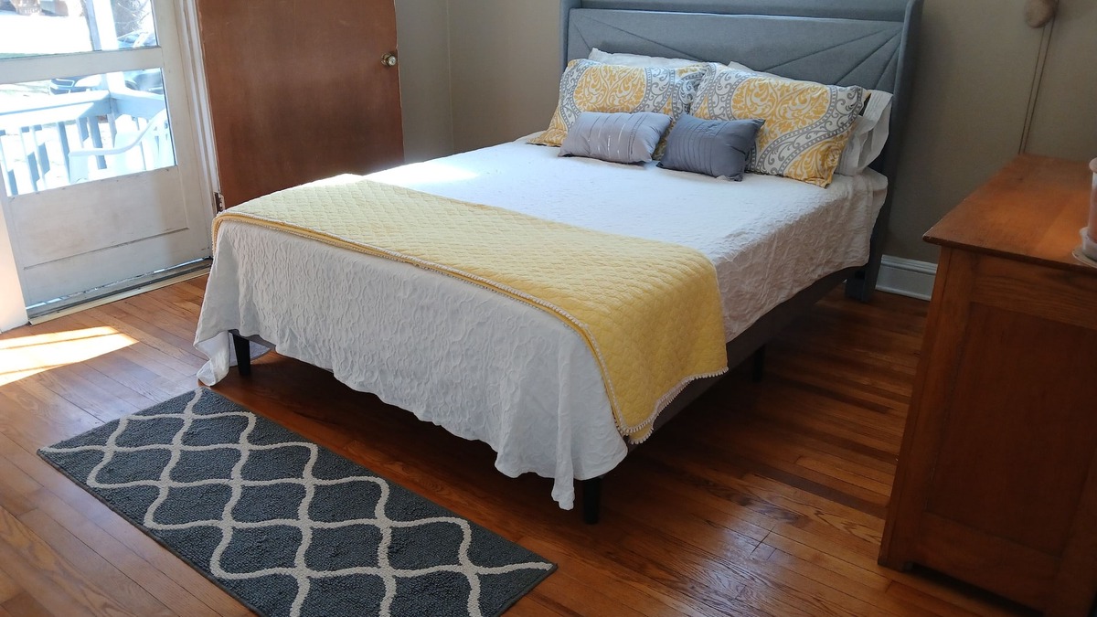 Hendersonville Cottage | 1950's Historical District West Side Cottage