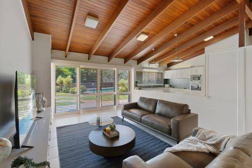 Robertson House | 196 m² House ∙ 4 bedrooms ∙ 10 guests