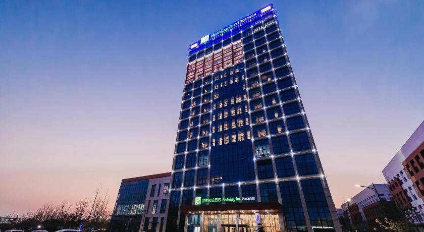 Hailing District Hotel | 198 m² Hotel ∙ 3 bedrooms ∙ 127 guests