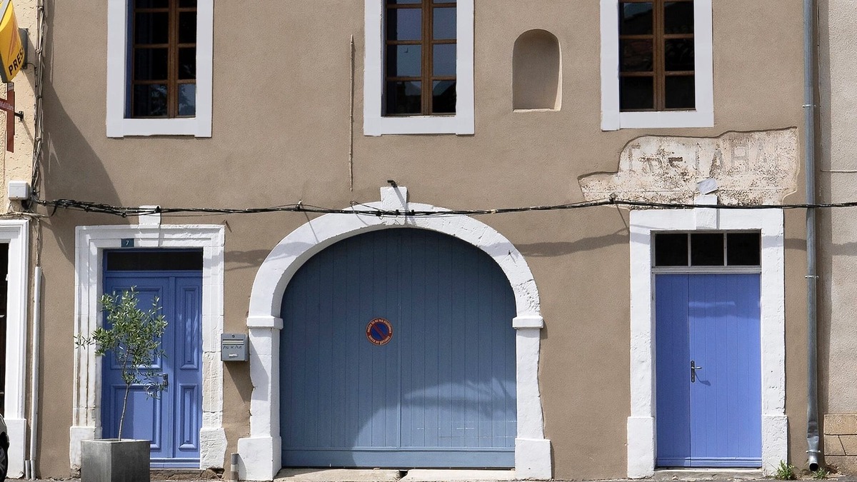 Gabian House | 19th Century Maison de vigneron with private pool