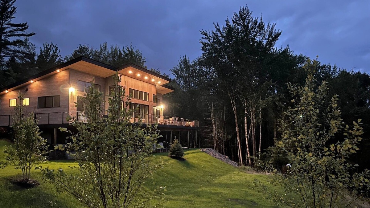 Bethlehem House | 1A Maple Lodge Stunning luxury Scandinavian style home with great views