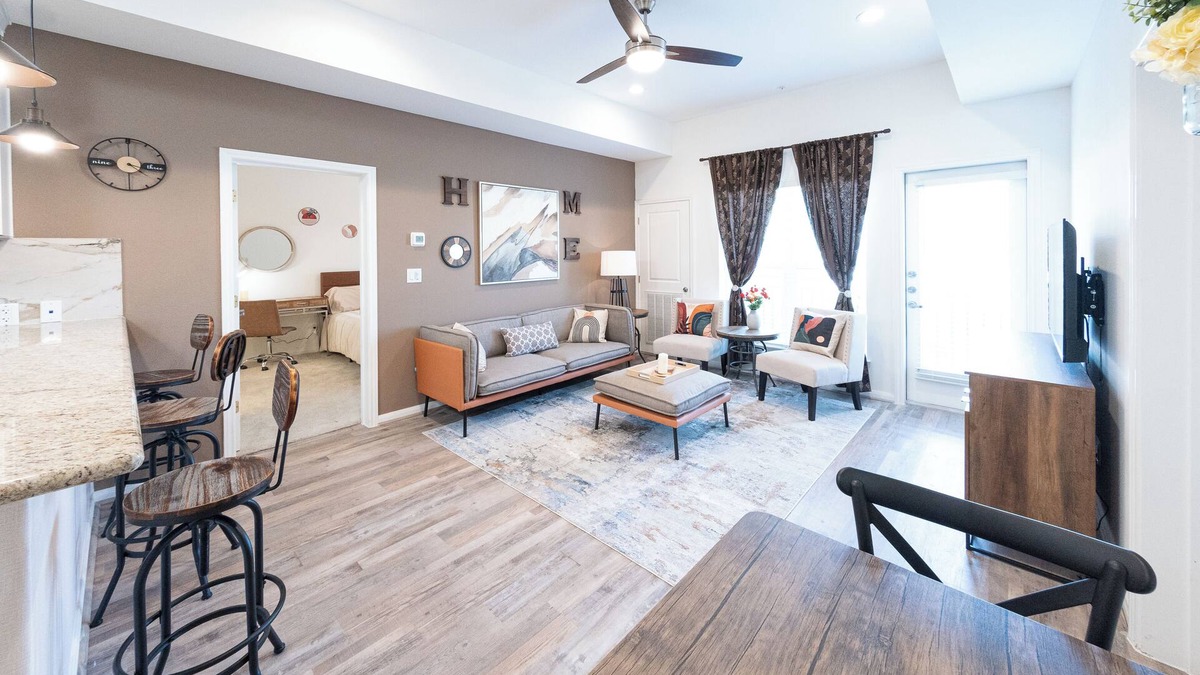 Katy Condo | 1B ~Chic 2-bedroom condo with WiFi, AC in fantastic Katy