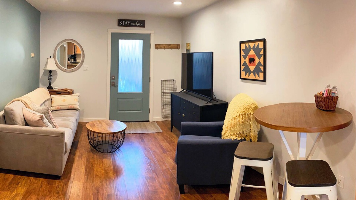 Kings Beach House | 1BD/1BA home 5 min walk to beach, bars and food.