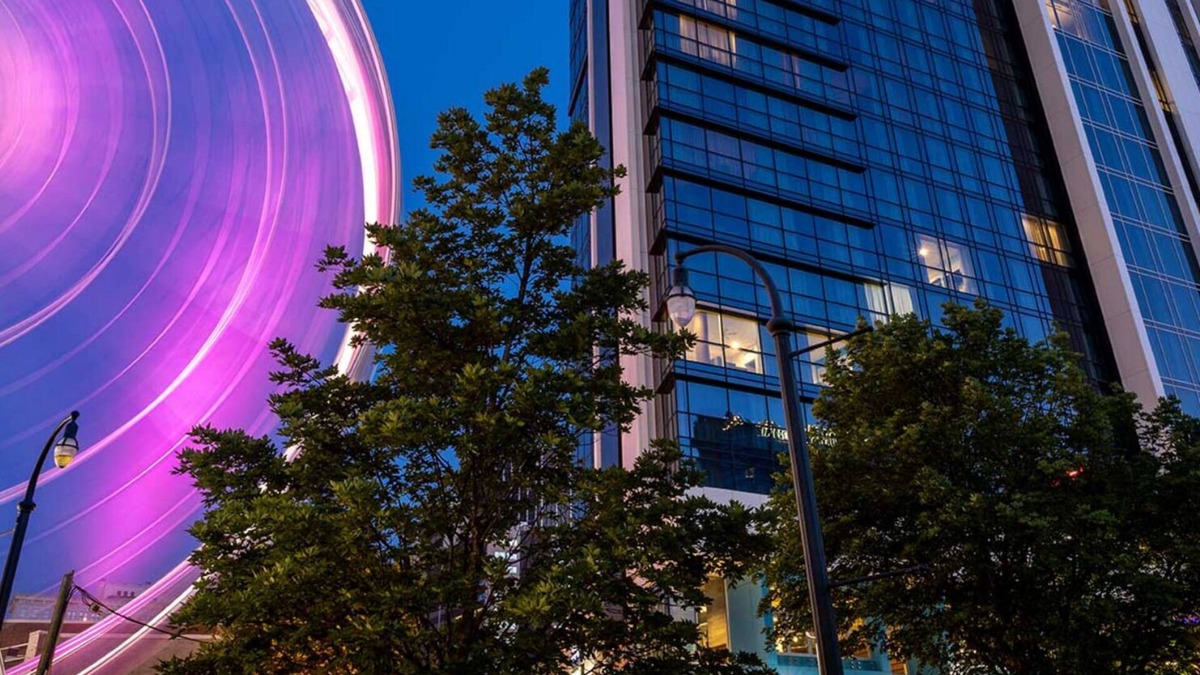 Downtown Atlanta Hotel | 1BD Presidential Suite/Atlanta - Downtown Location w/Rooftop Pool!