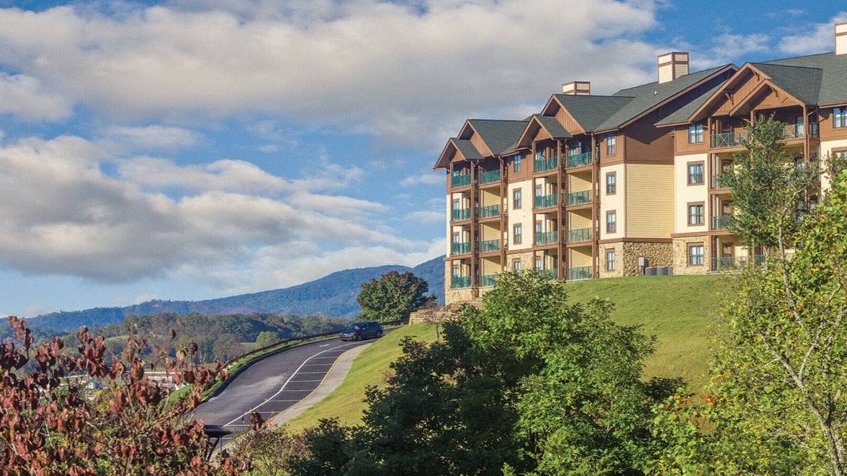 Sevierville Condo | 1BD/Sevierville - Smoky Mountains Resort w/pools!