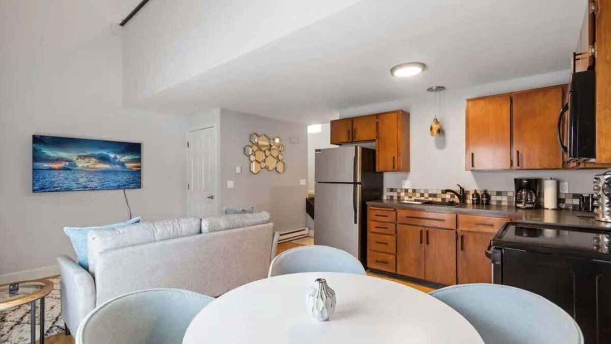 South Perry District House | 1bdrm townhouse in Perry District