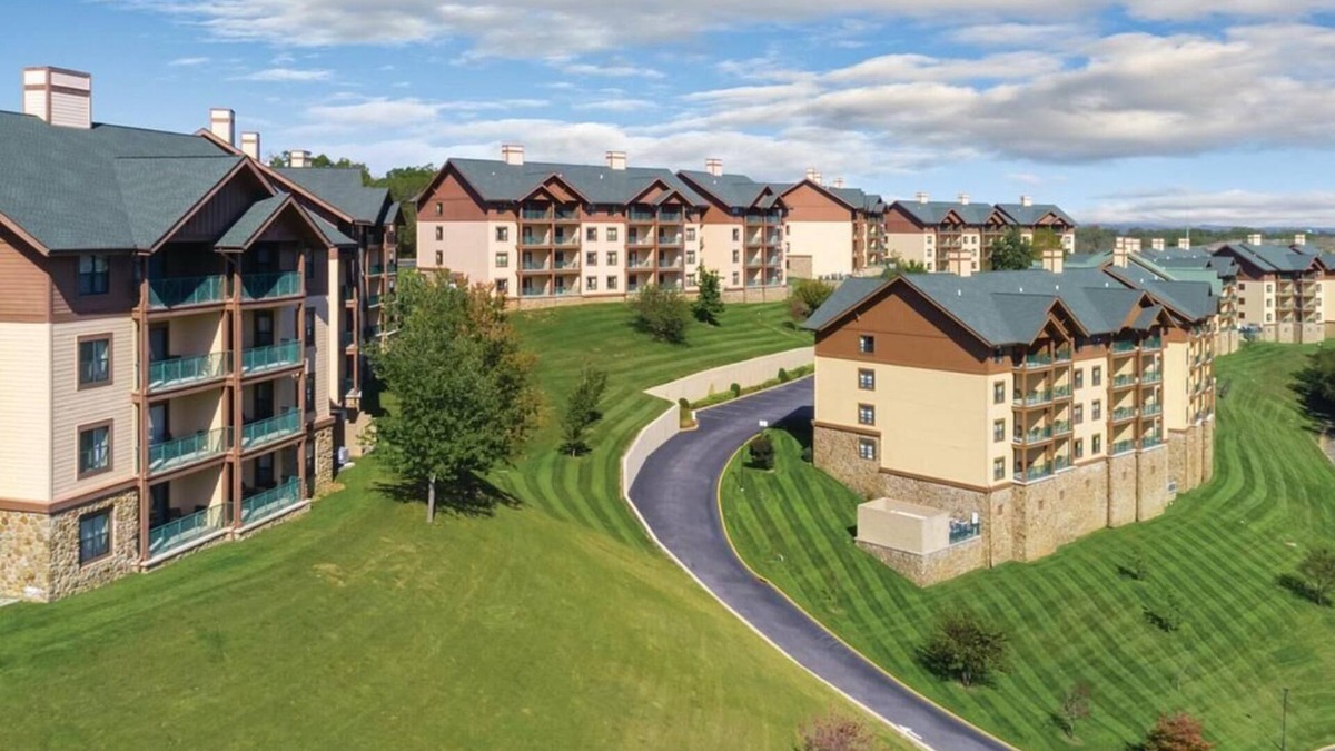 Sevierville Resort | 1Bed/1Bath - Smoky Mountains Retreat! Stunning Views, Pools, and More!