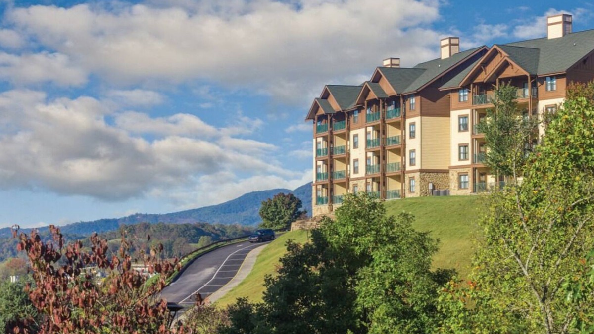 Sevierville Resort | 1Bed/1Bath - Smoky Mountains Retreat! Scenic Views, Pools, and More!