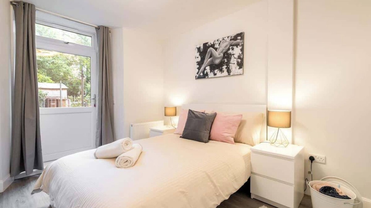 Gorgie Apartment | 1Bed-Ground Fl.-Private Entrance