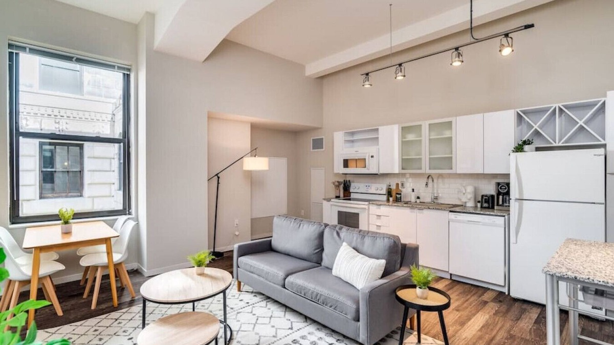 Central Business District Apartment | 1Bedroom in CBD w/Pool & Gym Near Over-the-Rhine