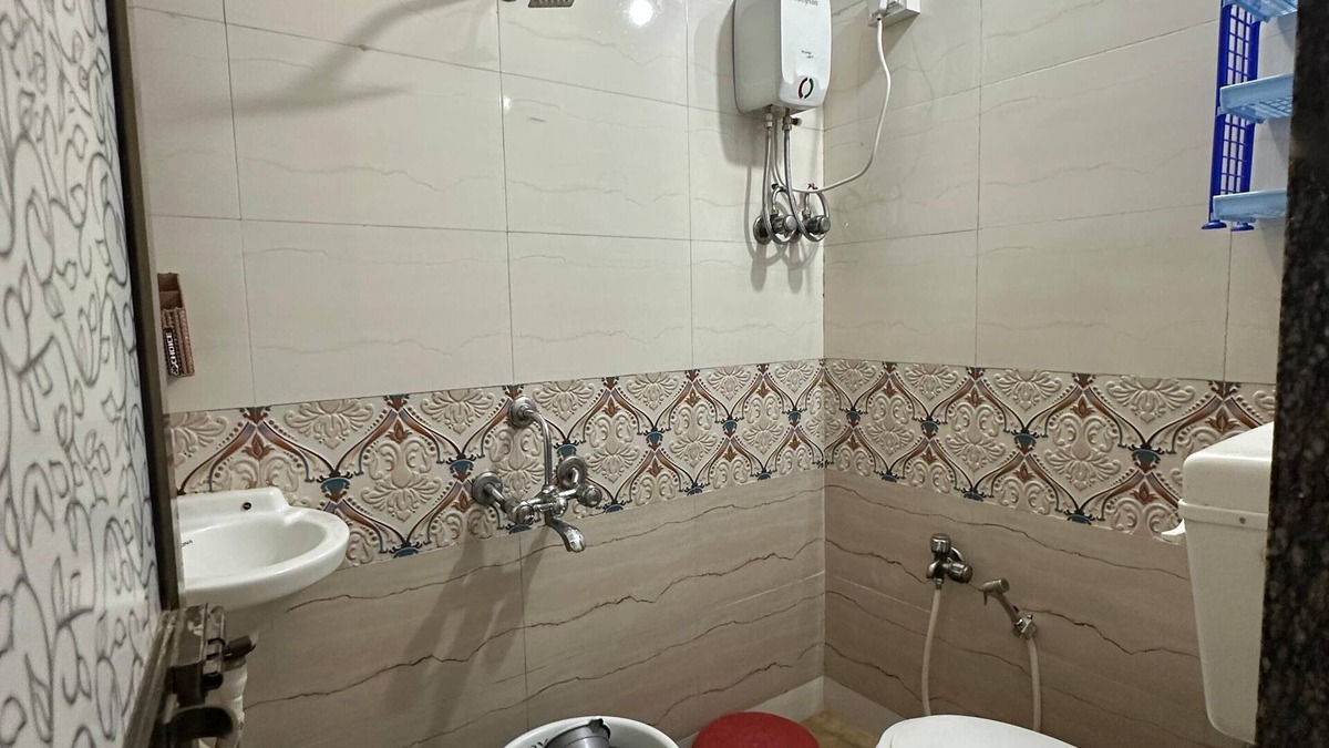 Andheri West House | 1BHK-Entire Home Near Kokilaben Dhirubhai Ambani Hospital Andheri W