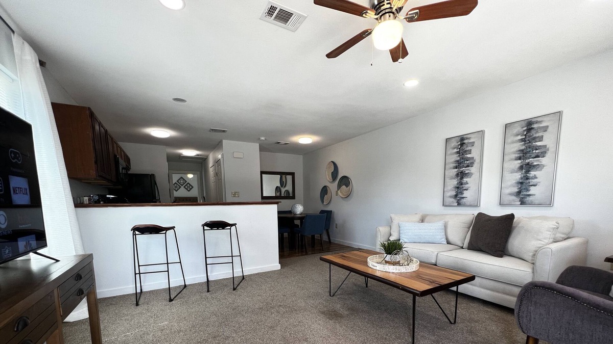 Powderly Apartment | 1BR/1BA Apt 5 min from Paris, Pat Mayse Lake and 10 min to Choctaw Casino