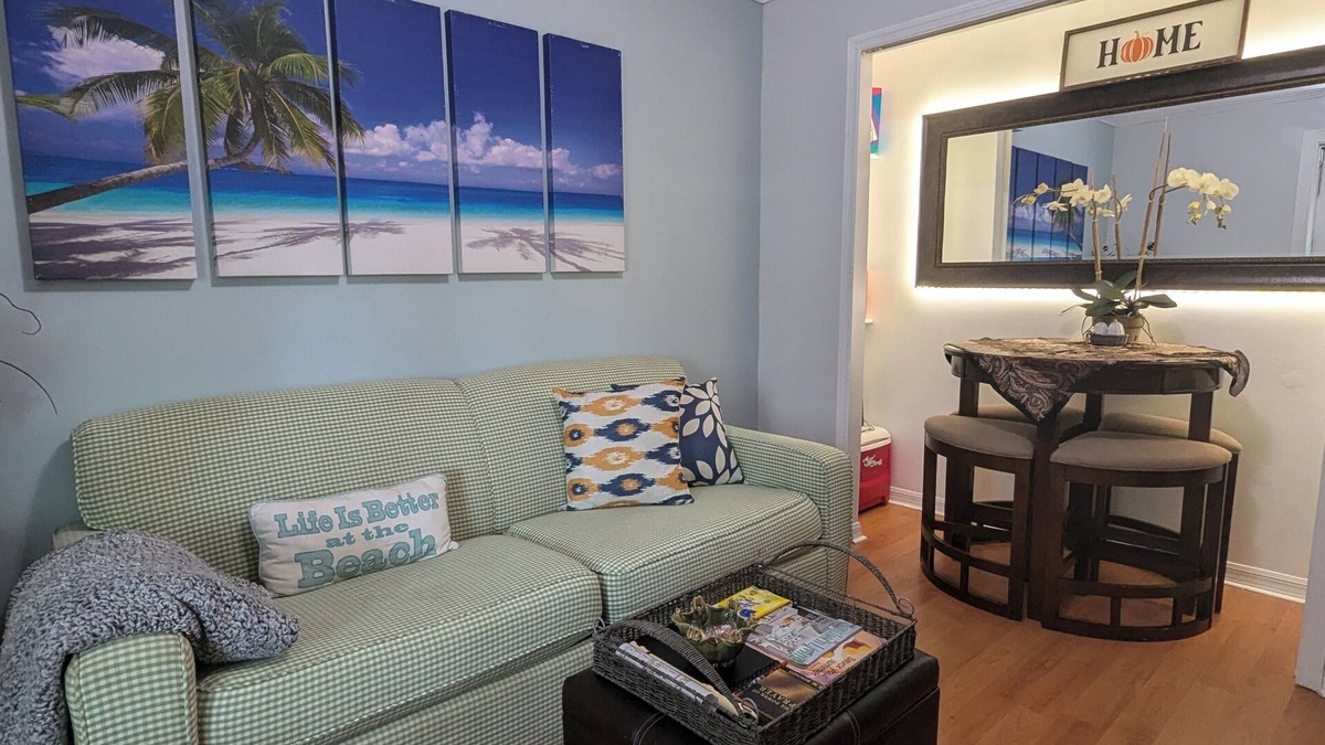 Port Saint Lucie Apartment | 1BR/1Ba Cozy Apt &Patio Private near Beach & Golf Free Parkingi Pet-Friendly