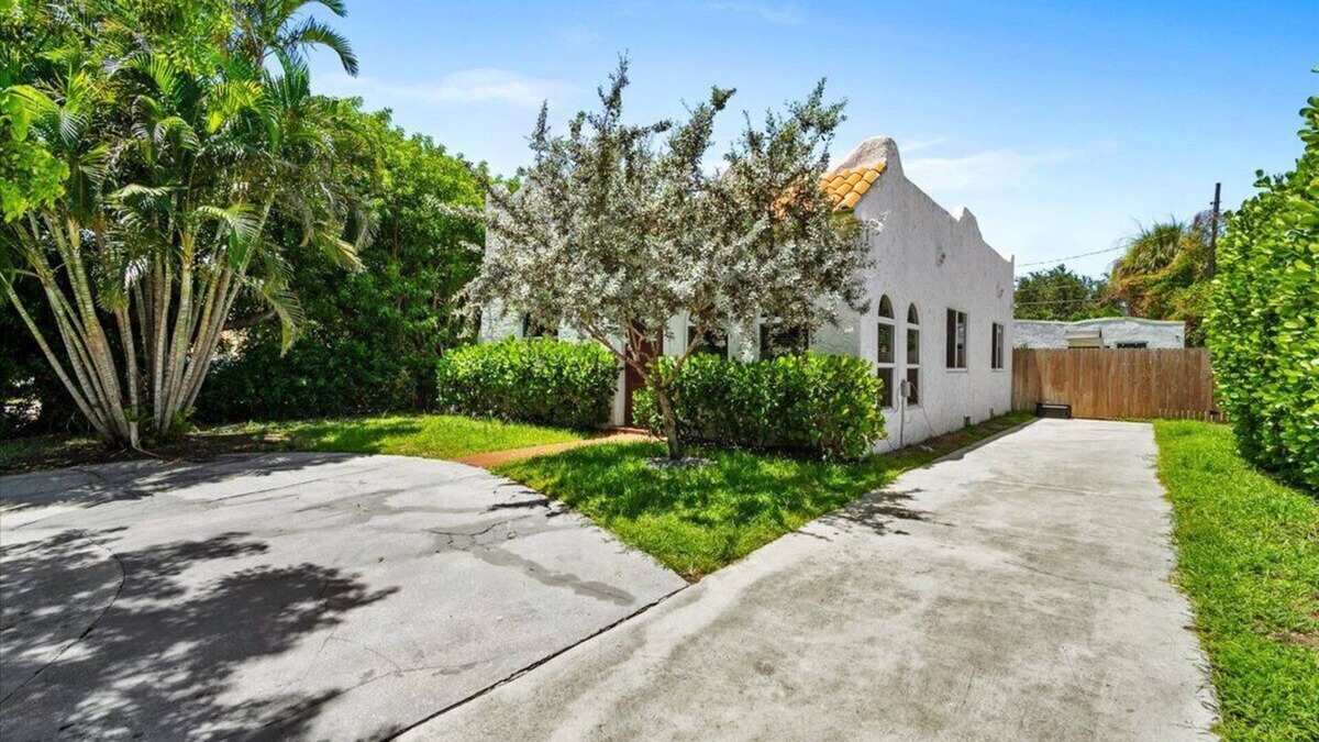 Parker Ridge Cottage | 1BR/1BA Design District Cottage - 8 Min drive from Downtown WPB