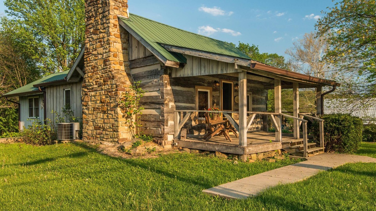 Helmsburg Cabin | 1BR, 1BA Log Cabin
