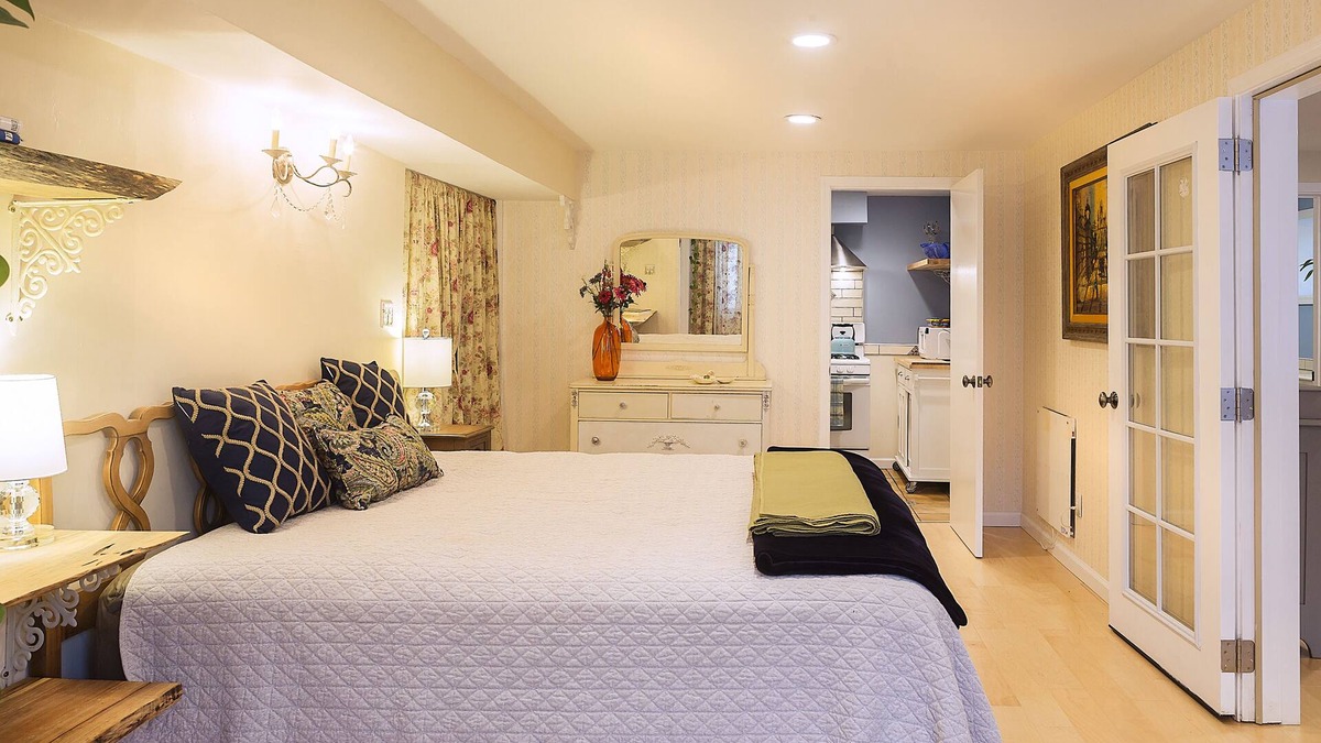 East Richmond Heights Apartment | 1BR/1BA newly remodeled, next to regional park, SF, Berkeley, Wine Country