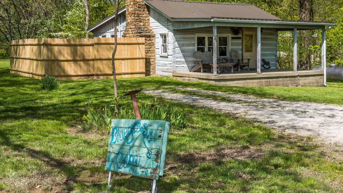Helmsburg Cabin | 1BR, 1BA