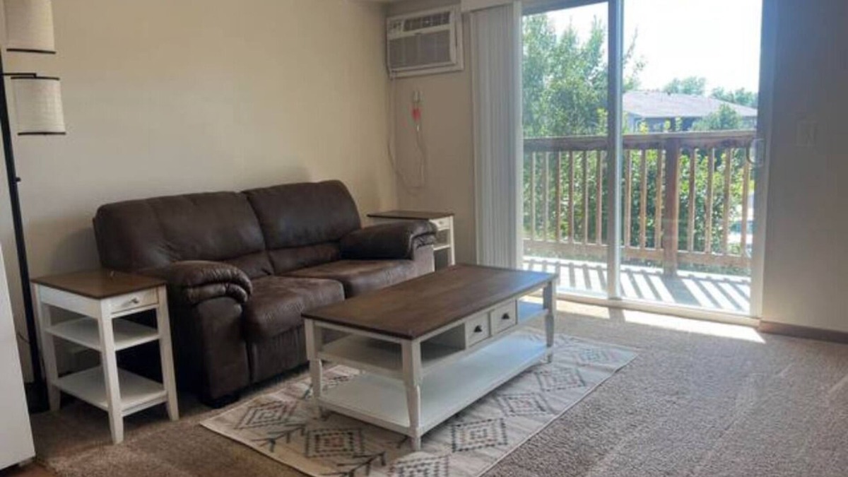 Sioux Falls Apartment | 1BR Apt,Full Kitchen,Wash/Dryer In Unit,DogFriendly