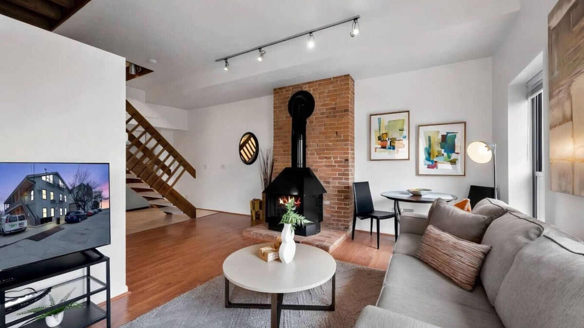 Mount Adams Apartment | 1BR Condo Steps to the Monastery, Cafes, and More