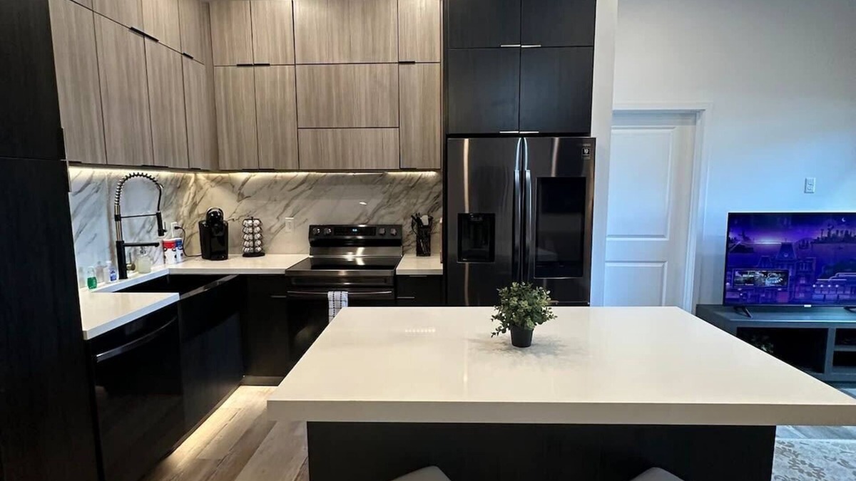 DeBaliviere Place Apartment | 1Br Cozy Modern Gem wParking WD near Forest Park