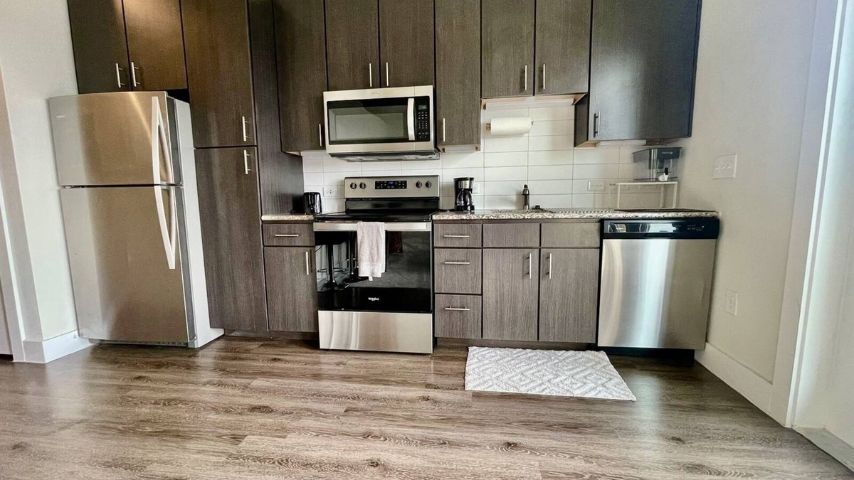 Highland Apartment | 1BR Downtown Gem Prime Amenities
