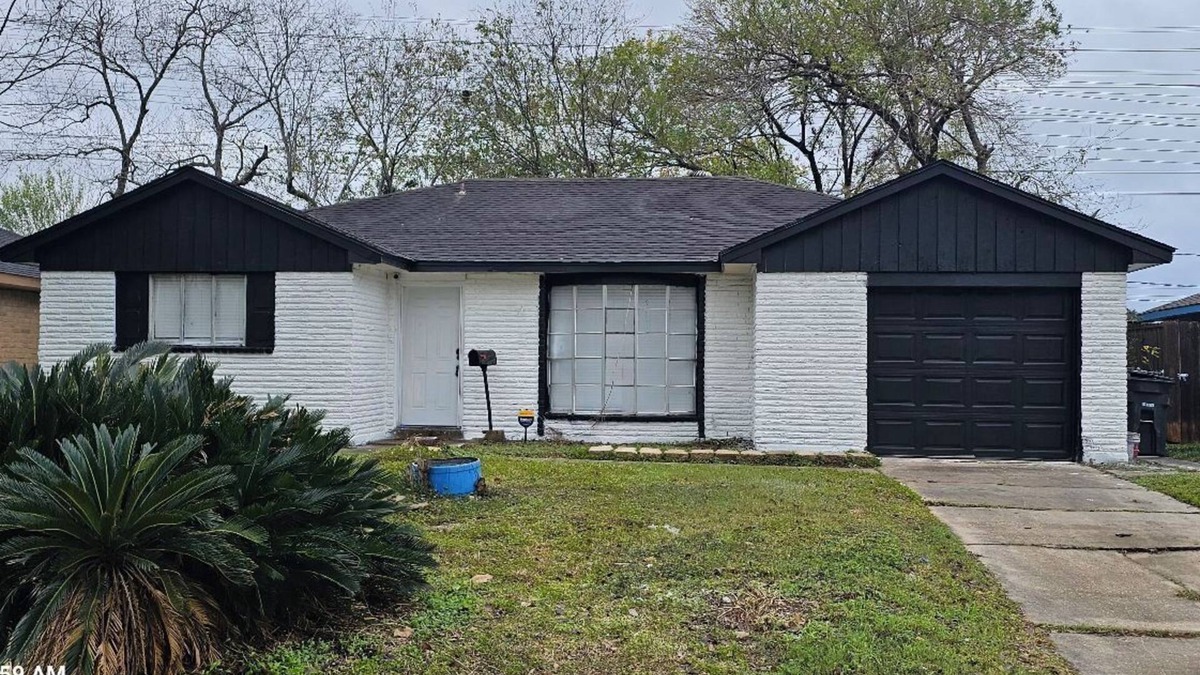 Clodine House | 1BR in Spacious home W/Garden