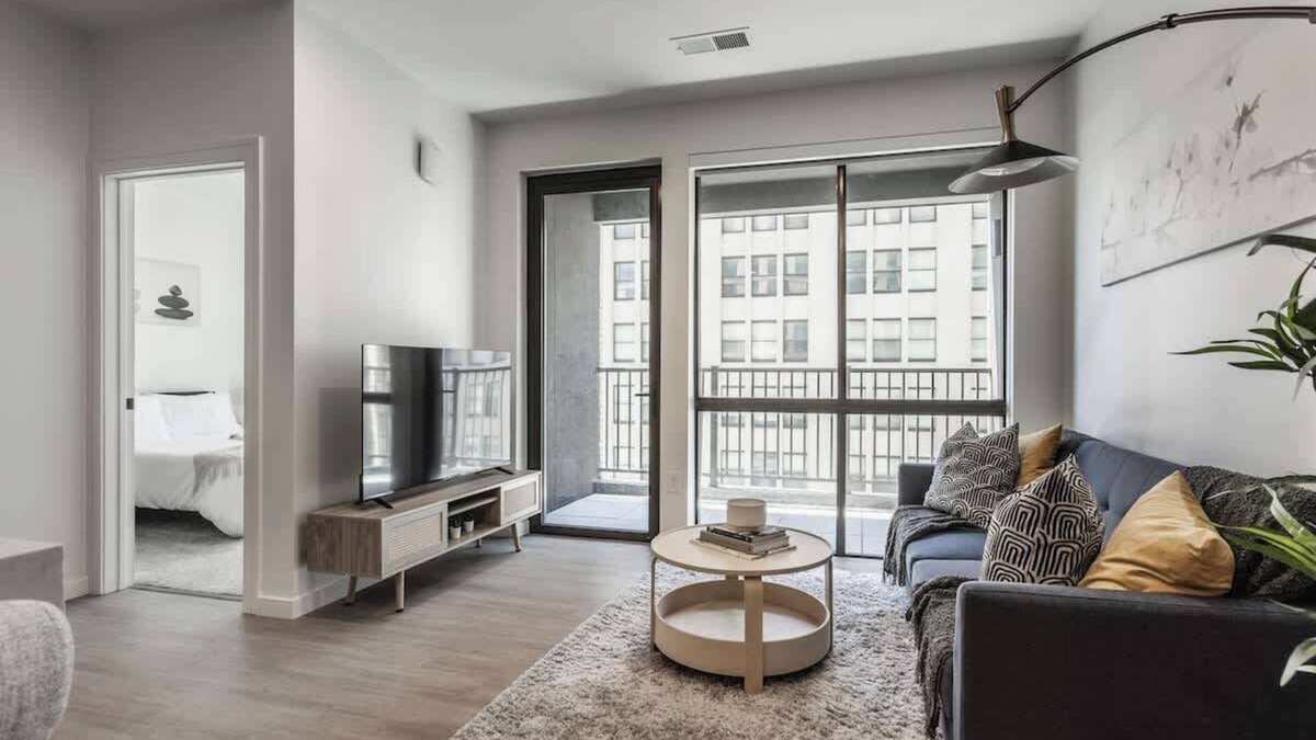Market East District Apartment | 1BR LUX DT Oasis - Free Parking/Gym/Rooftop Pool