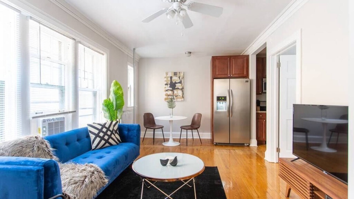 Ravenswood Apartment | 1BR Modern Apartment in Lincoln Square
