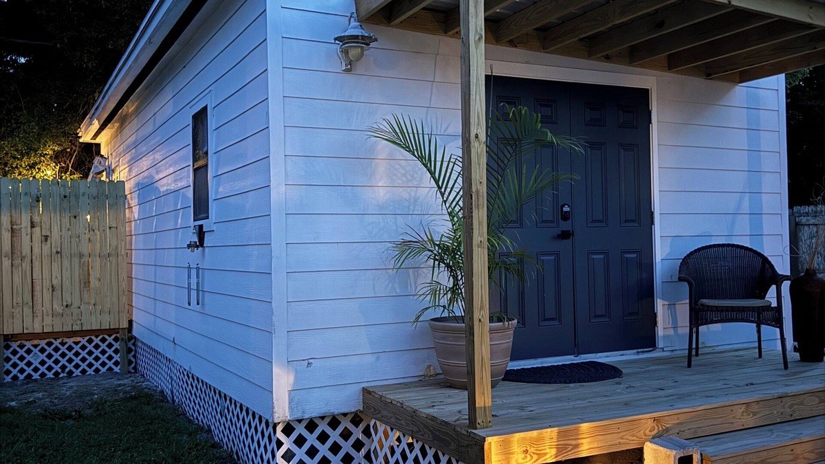 Mayport House | 1BR Modern Bungalow close to Fishing, Navy Base and Ocean