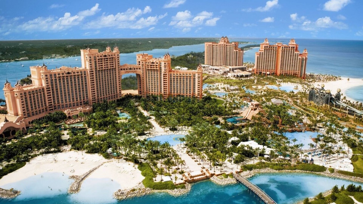 Paradise Island Apartment | 1BR Oceanfront Topaz Suite – The Reef Atlantis, Full Kitchen & Balcony Sleeps 5