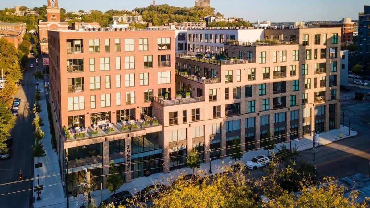 Pendleton Apartment | 1BR OTR CBD Opulent - FreeParking/Gym/Rooftop Pool